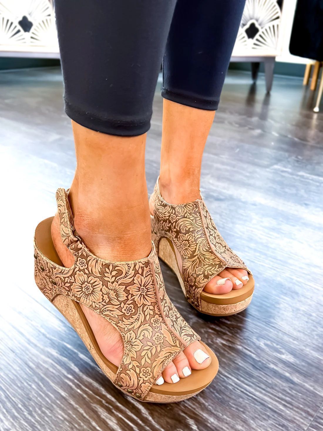 Sandales Compensées à Rivets Femme