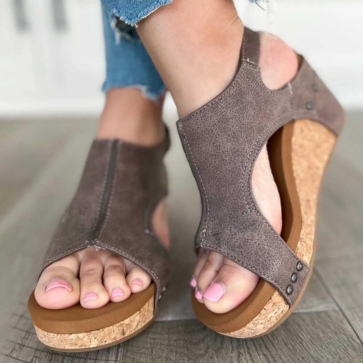 Sandales Compensées à Rivets Femme